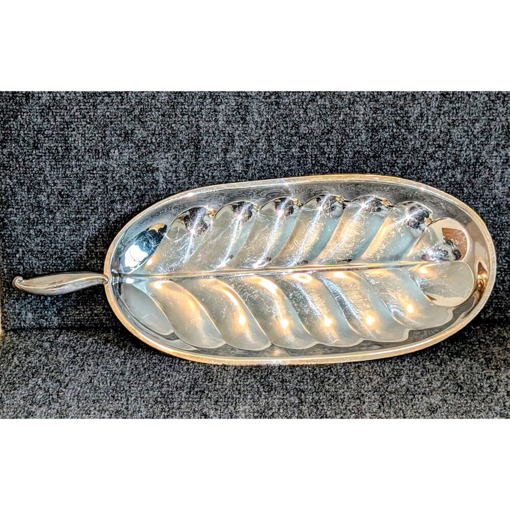 Vtg Mid-Century F.B. Rogers Silver Plate Oval Banana Leaf Serving Tray W/ Handle